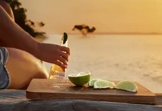 “Sunset Spots”: la mejor guía para cazar atardeceres con cerveza en mano
