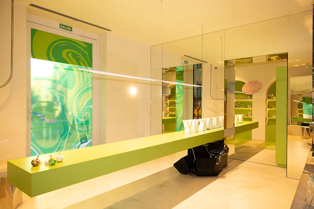 DKNY Latte Collection: la “pop up” en Madrid que une café, música y perfumes