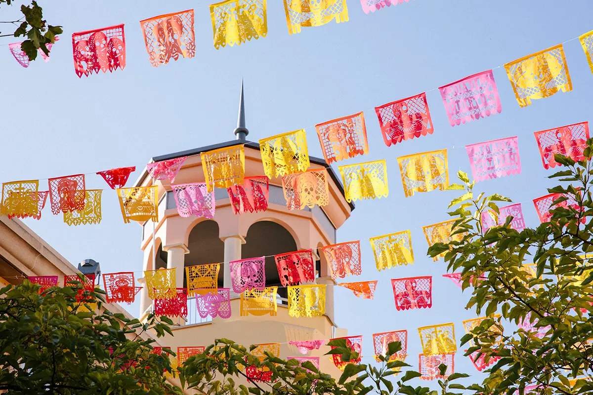 Tradición, Gastronomía y Artesanía Mexicana en las Rozas Village