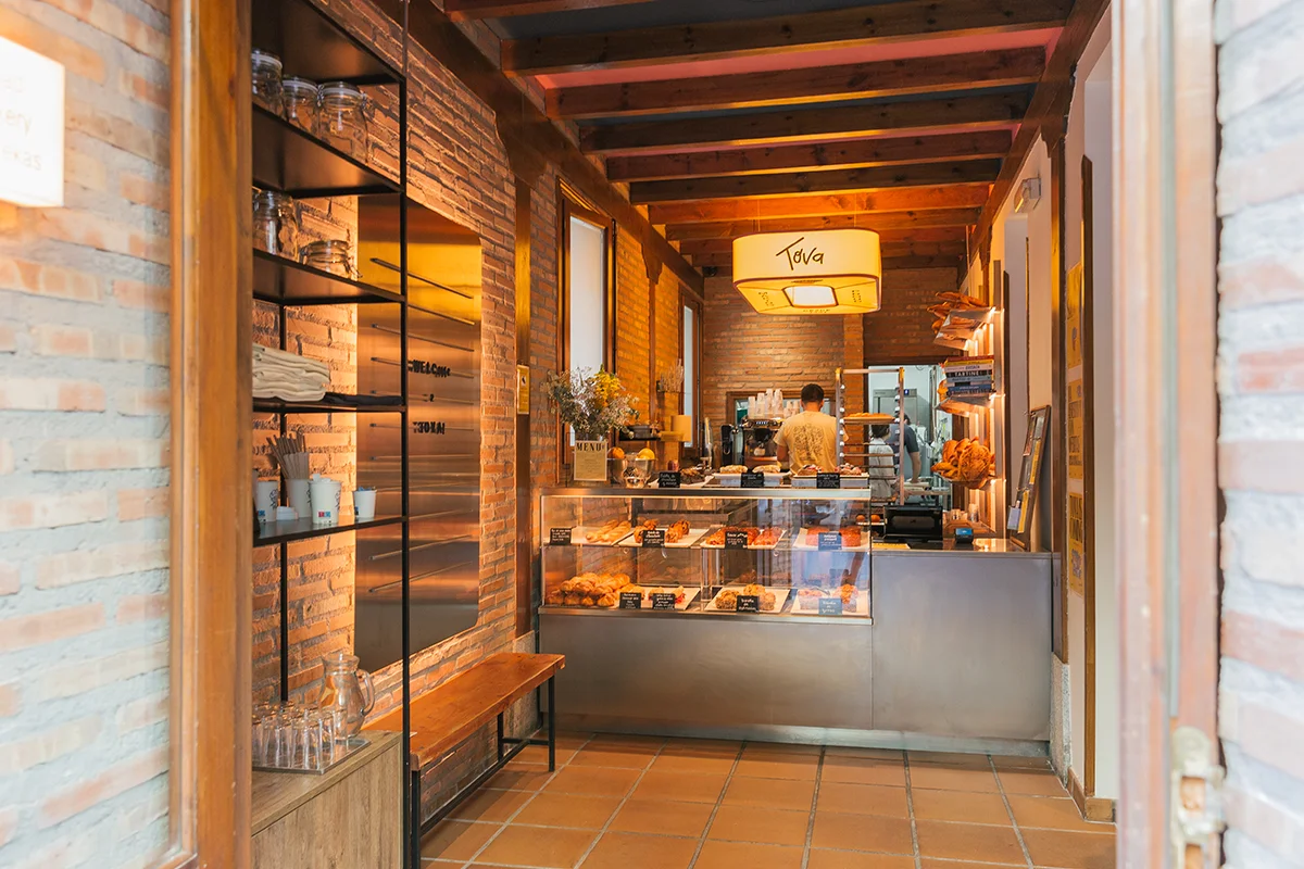 Abre TOVA Bakery, la primera pastelería de inspiración judía en Madrid
