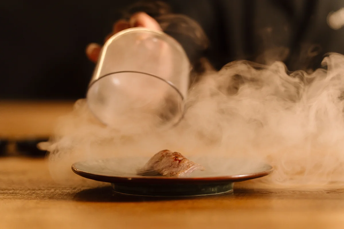 Cuatro restaurantes que reescriben las reglas del menú 'omakase' en España 