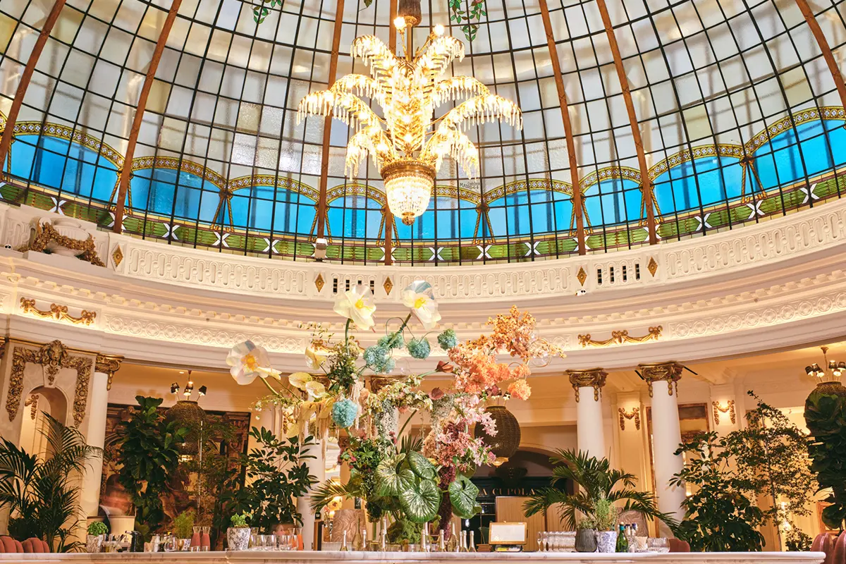 Hotel Palace se sitúa la instalación floral de Elisabeth Blumen