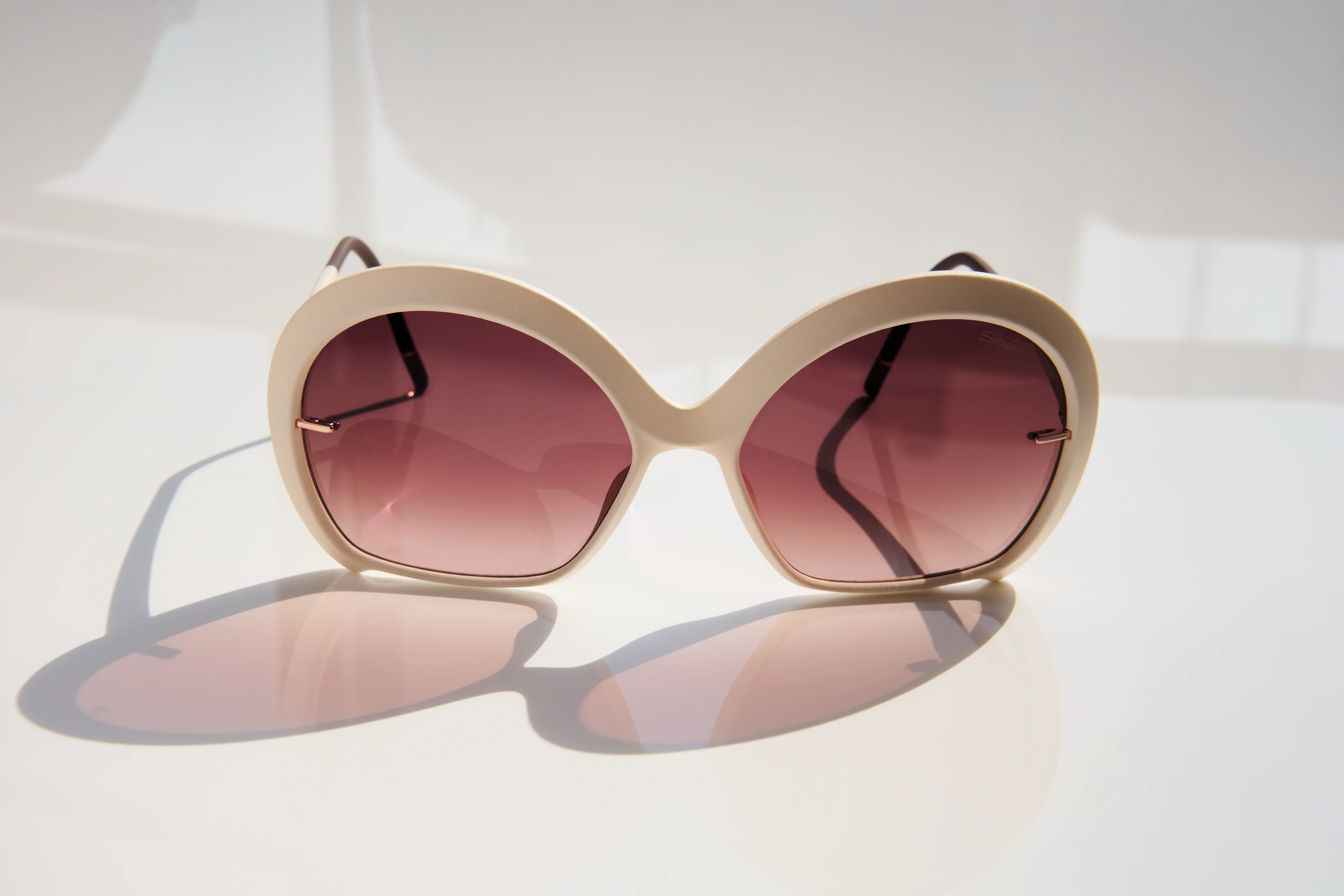 Diane Kruger adelanta la colección de gafas impresas en 3D con glamour de los años 70