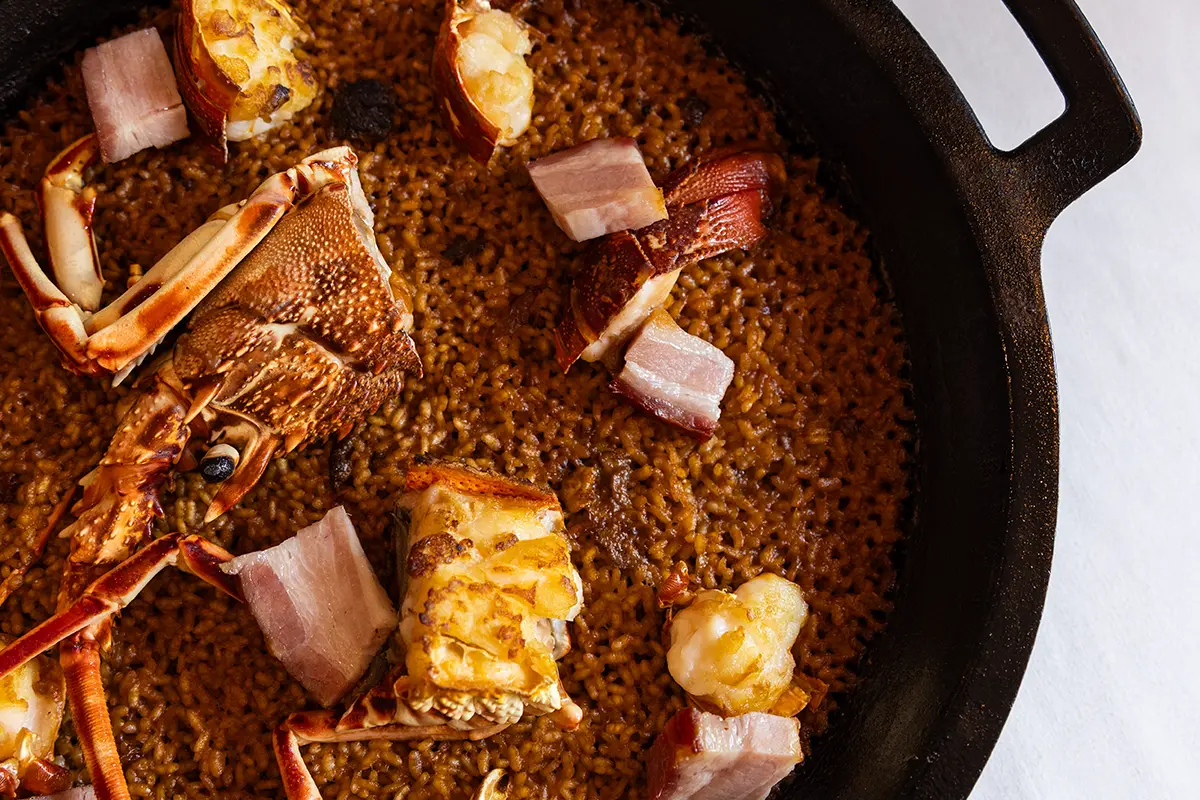 Pabblo y El Pedrusco traen arroz, fuego y tradición