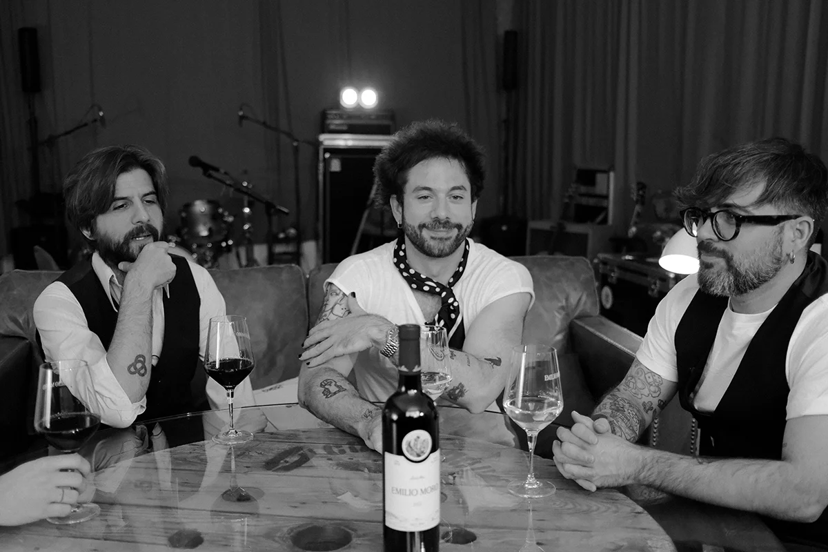 Descubre la colaboración de vino y música indie con Emilio Moro y Viva Suecia