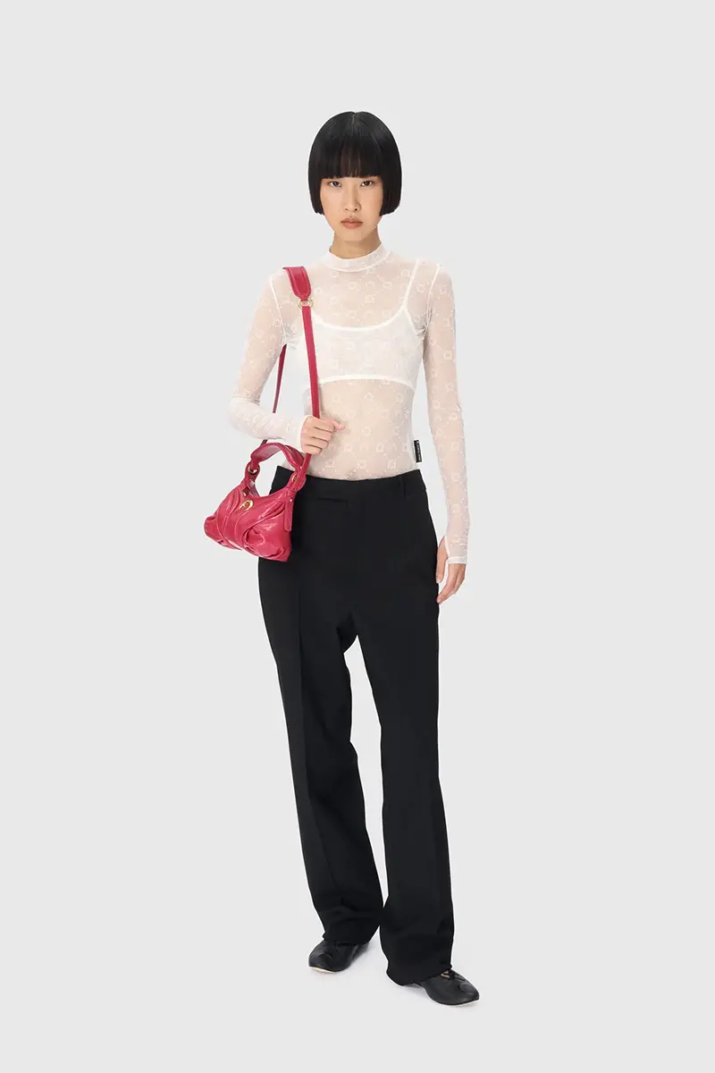 ¿Te atreves con las transparencias? La tendencia que domina el verano con elegancia y sutileza 