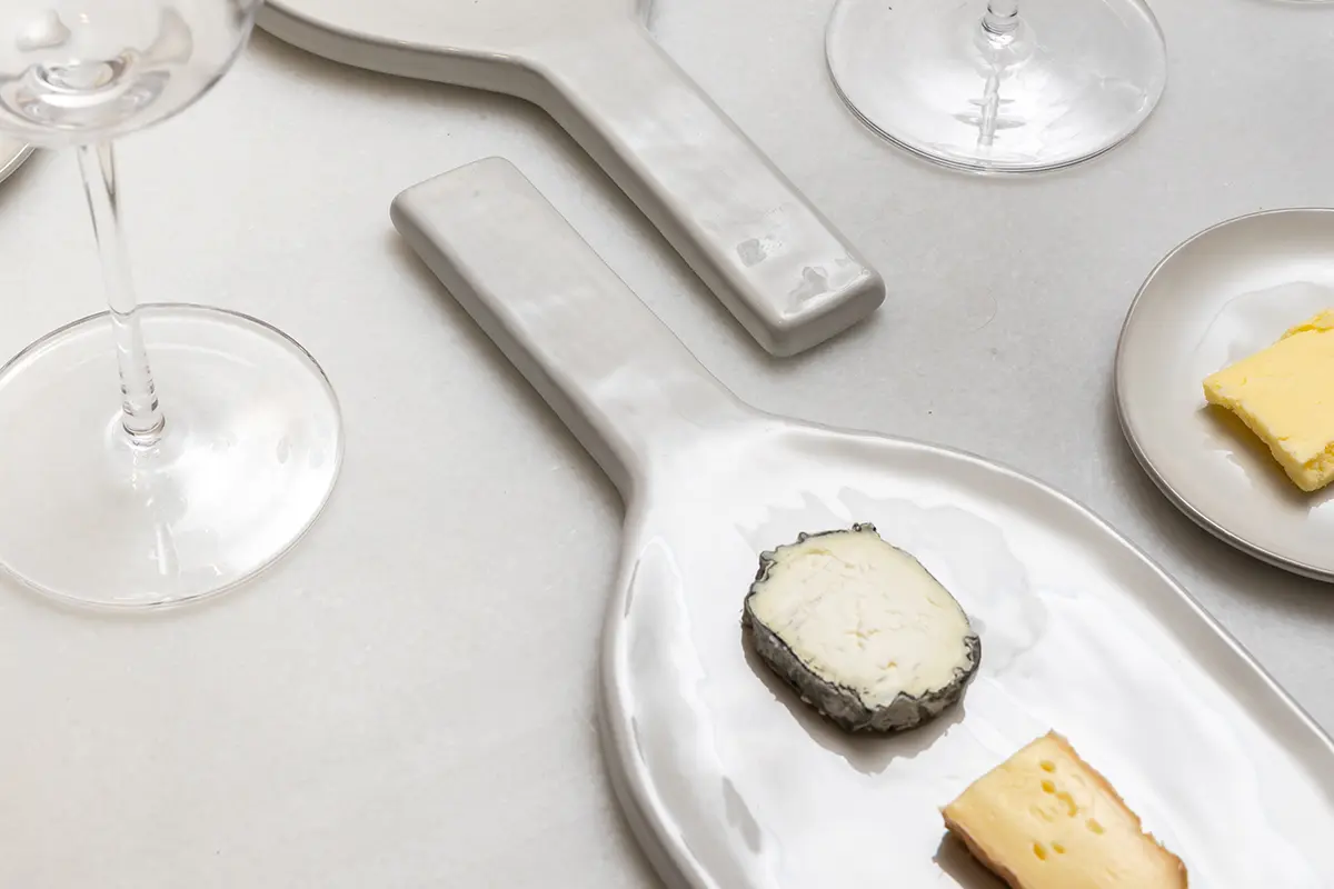 Catas de queso en Madrid: descubre los secretos de la artesanía quesera
