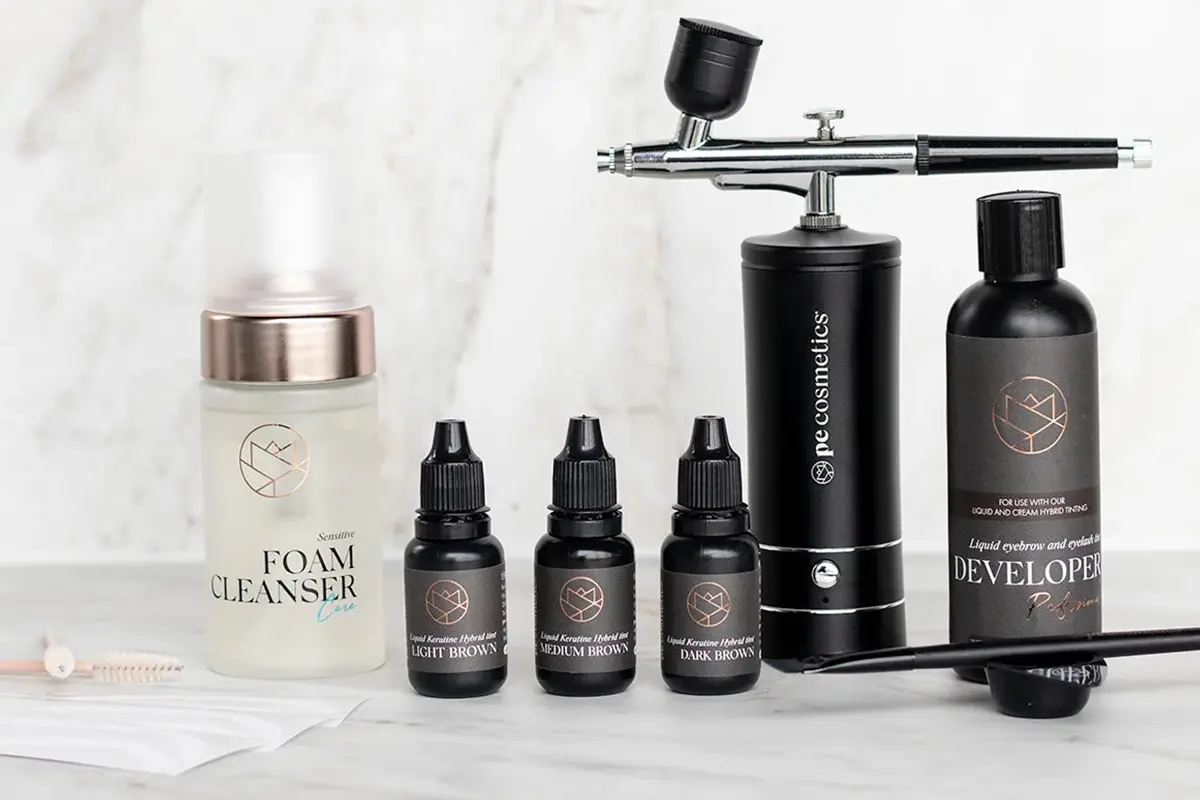 Pe Cosmetics es todo un referente en el cuidado y belleza de nuestras cejas y pestañas.