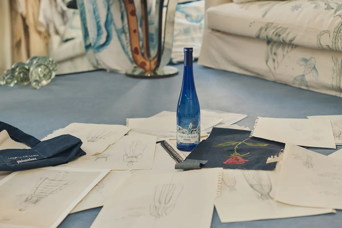 La botella de Mar de Frades inspirada en la fuerza de la luna y el océano 