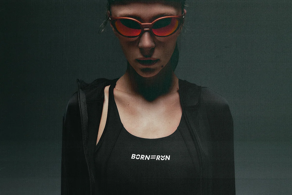 Born   El running ya no es solo un deporte, sino que se ha convertido en un auténtico fenómeno social y en todo un movimiento que no deja de crecer. Por ello, Born da un paso más ampliando su universo deportivo e incorporando una nueva cápsula de running, diseñada tanto para hombre como para mujer, que combina rendimiento, comodidad y estilo.   
