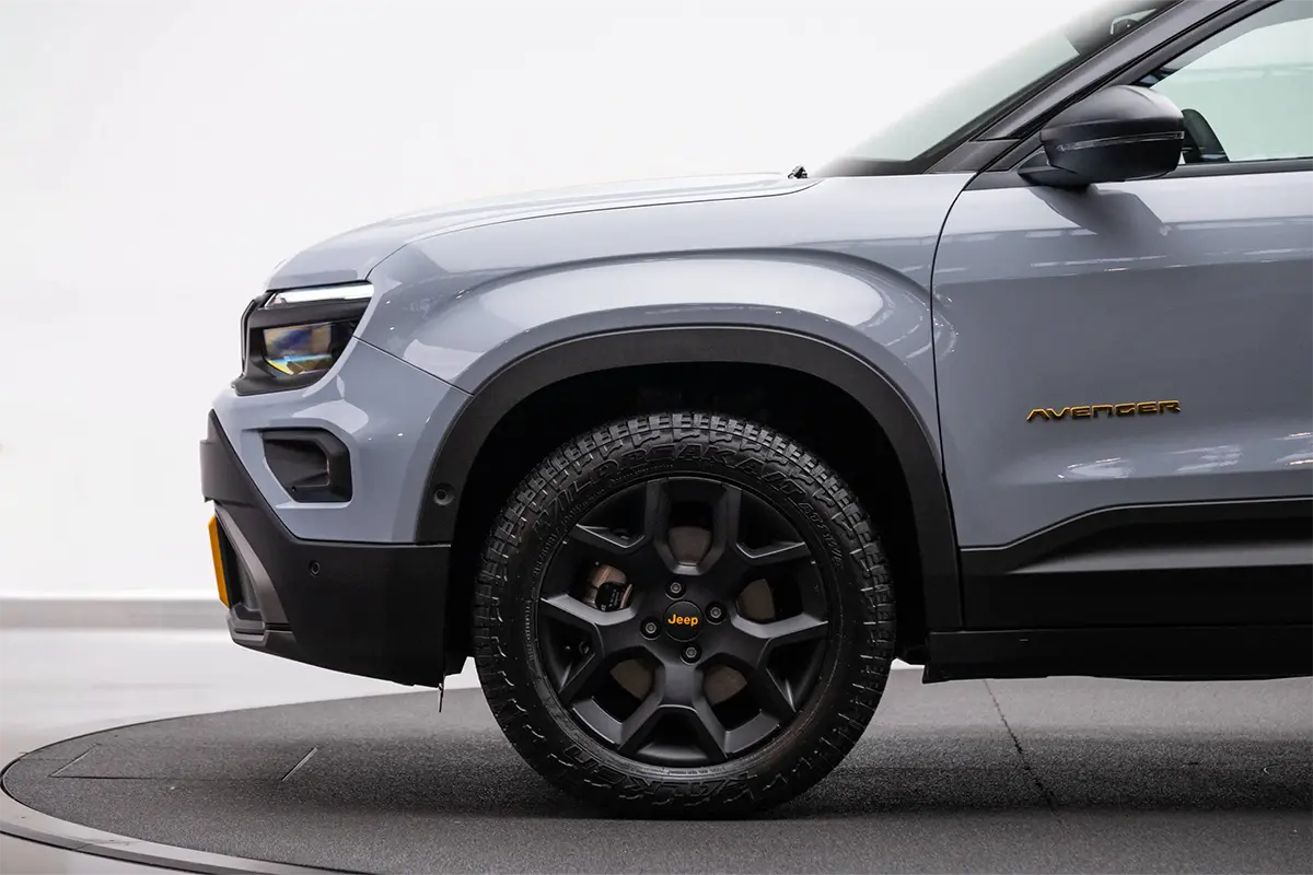JEEP AVENGER 4XE   NO LIMITS 