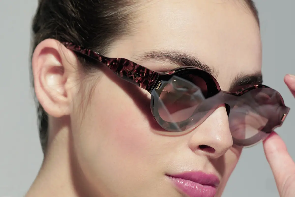 Desde lo enigmático a lo persuasivo, Alain Afflelou presenta Caractères, una colección de gafas que combina diseño, actitud y versatilidad en cada montura. 