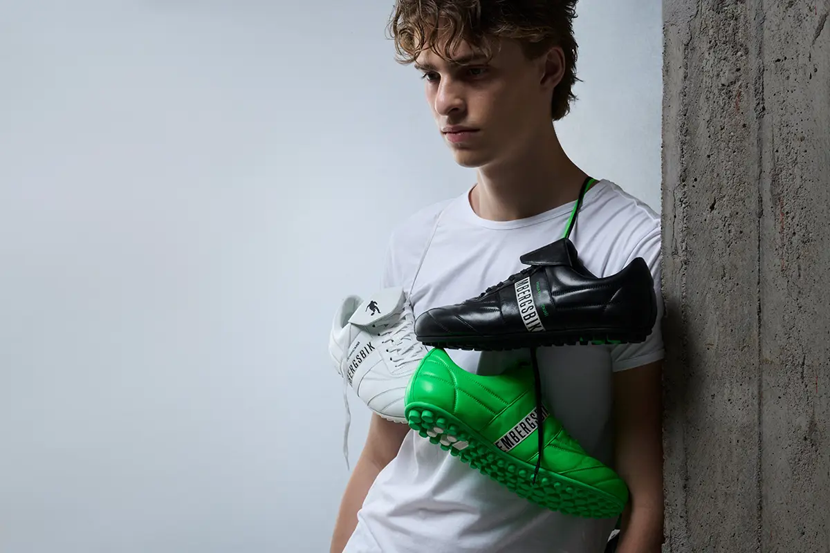 Bikkembergs y Gosha Rubchinskiy reeditan la mítica Soccer con estética bloke core y guiños Y2K