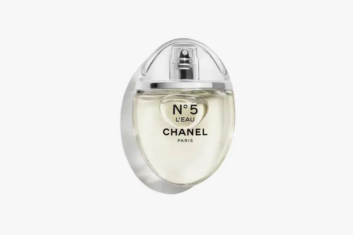 Chanel Drop con la fragancia Nº5 L´Eau. 