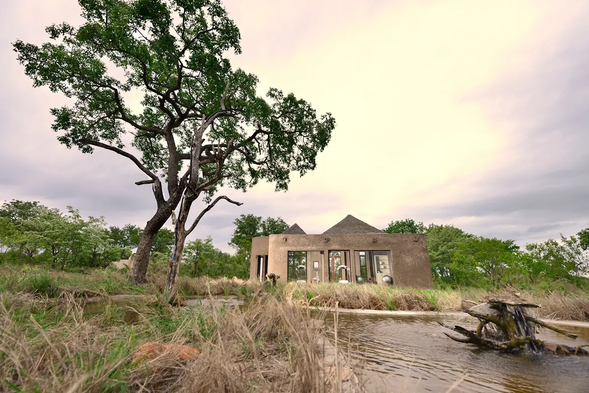 Earth Lodge Amber Villa