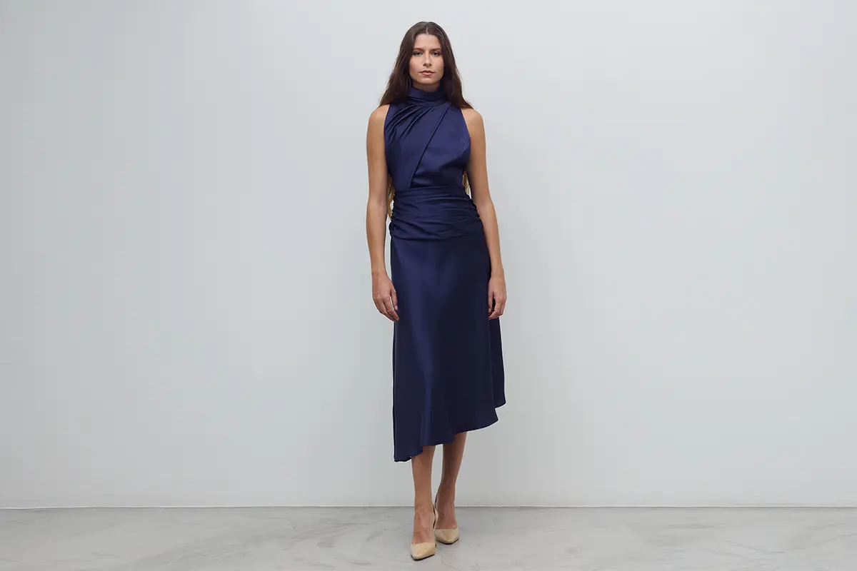 MIM sorprende con su primera línea de ropa: 46 prendas para el día y la noche