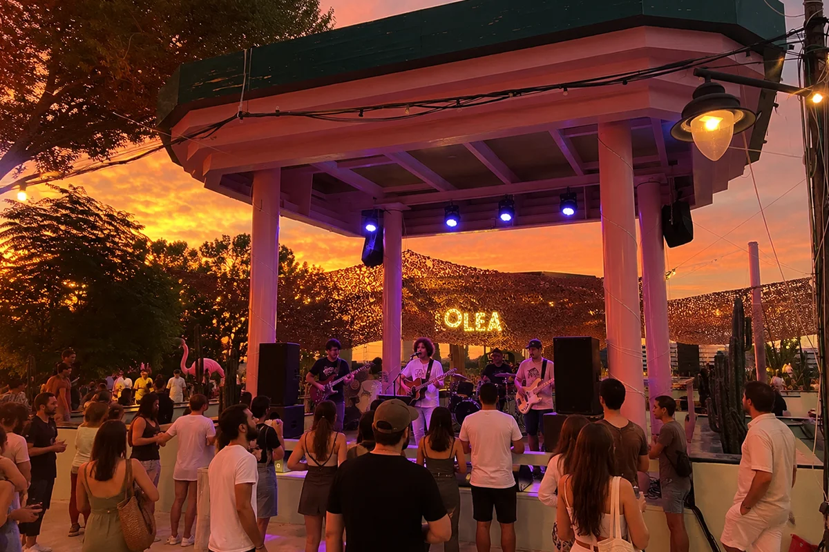 Autocine Madrid transforma las noches de verano en festivales temáticos al aire libre