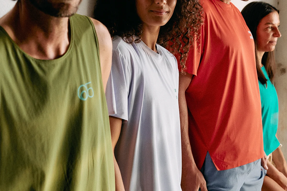 American Vintage   Con unas veinte referencias para mujer y algo menos de diez para hombre, la nueva línea de American Vintage Sports Club está elaborada con el mismo cuidado que la moda prêt-à-porter. Esta colección deportiva presta especial atención a los tejidos y los volúmenes, permitiendo crear looks urbanos y contemporáneos que combinan las novedades con los básicos de la firma.   