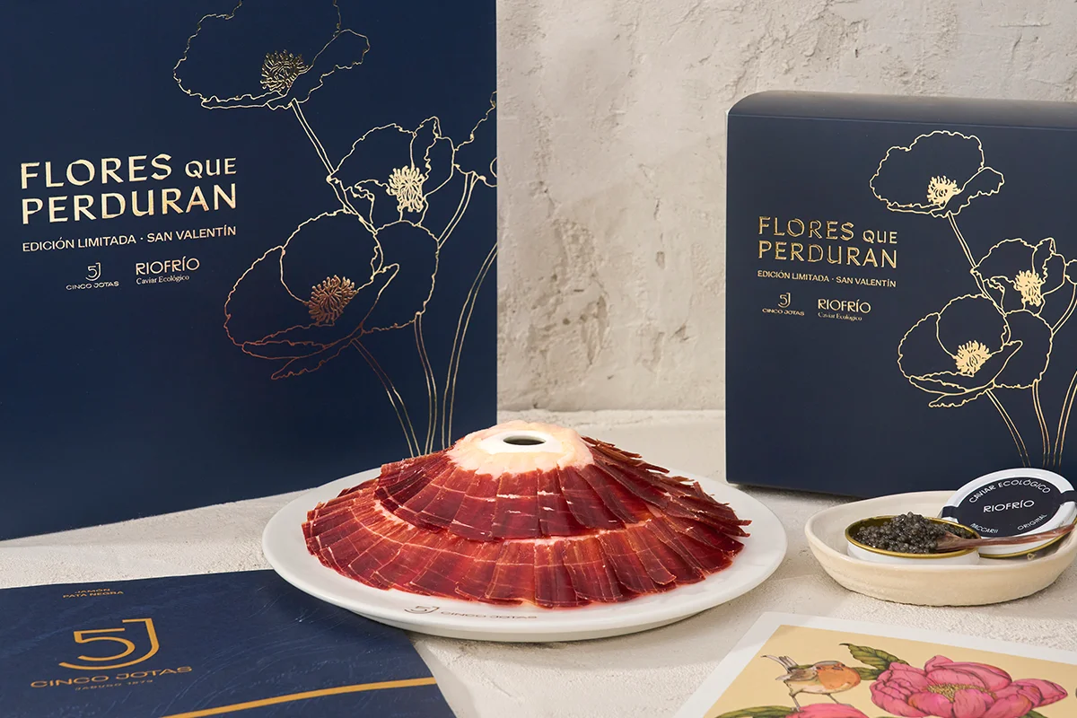 Cinco Jotas x Riofrío: un maridaje de tierra y agua para celebrar el amor con arte