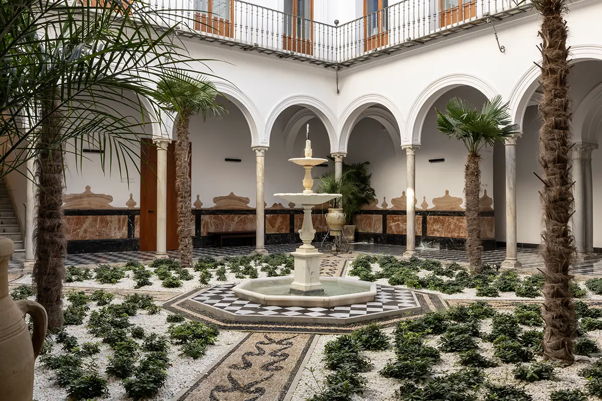 Dormir en la historia: 5 hoteles con alma y pasado 