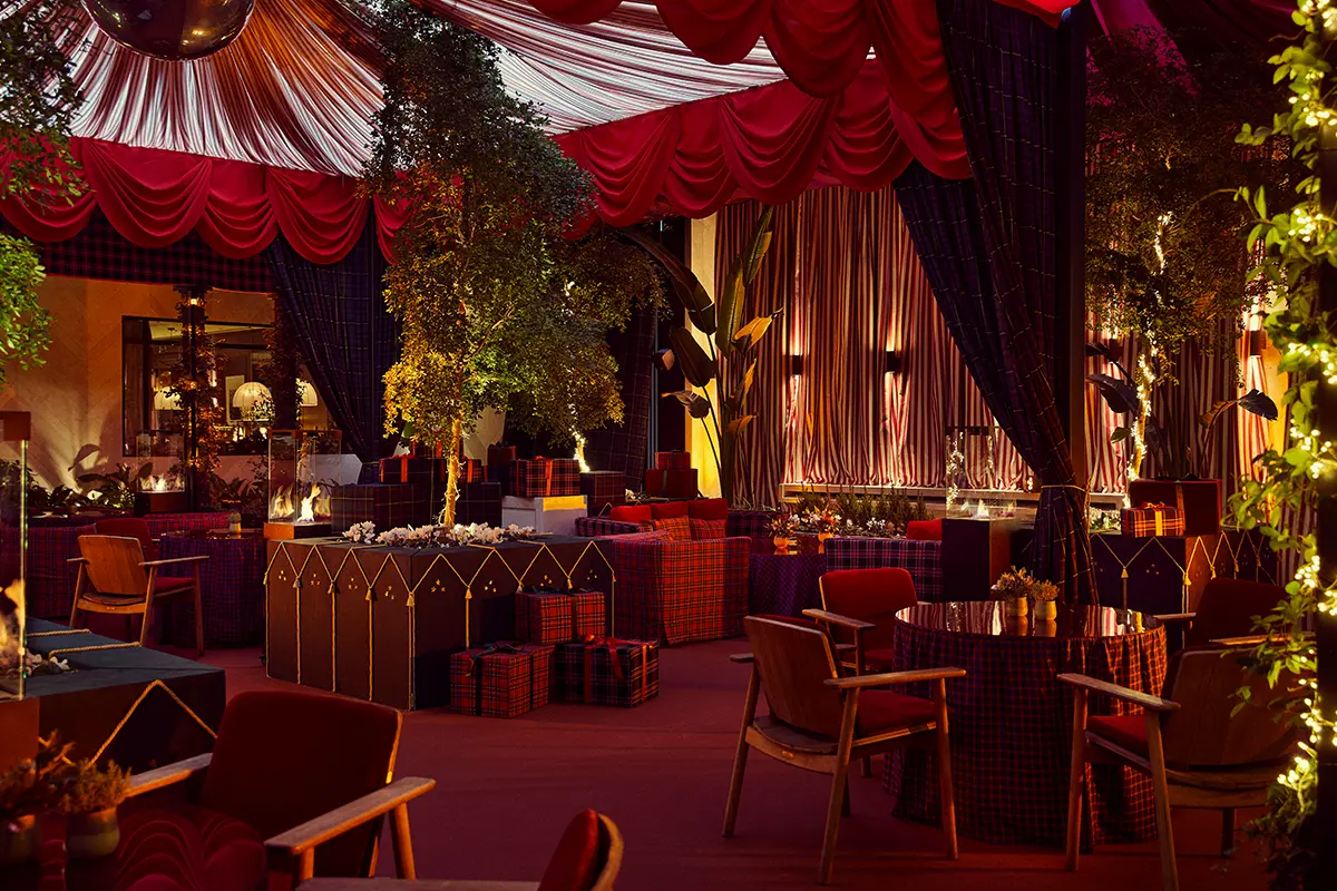 Santa´s Bar y el Rosewood Villa Magna, refugio perfecto de unas fiestas elegantes y divertidas.  