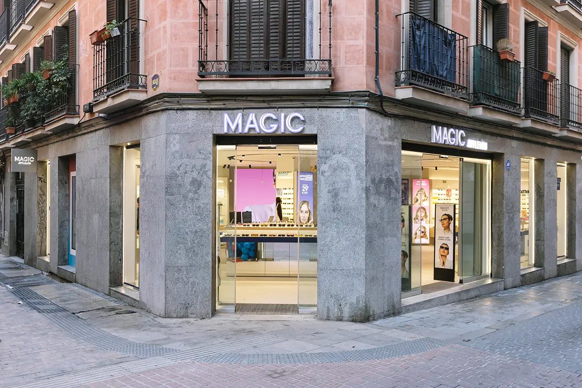 ALAIN AFFLELOU y la revolución de las gafas intercambiables 