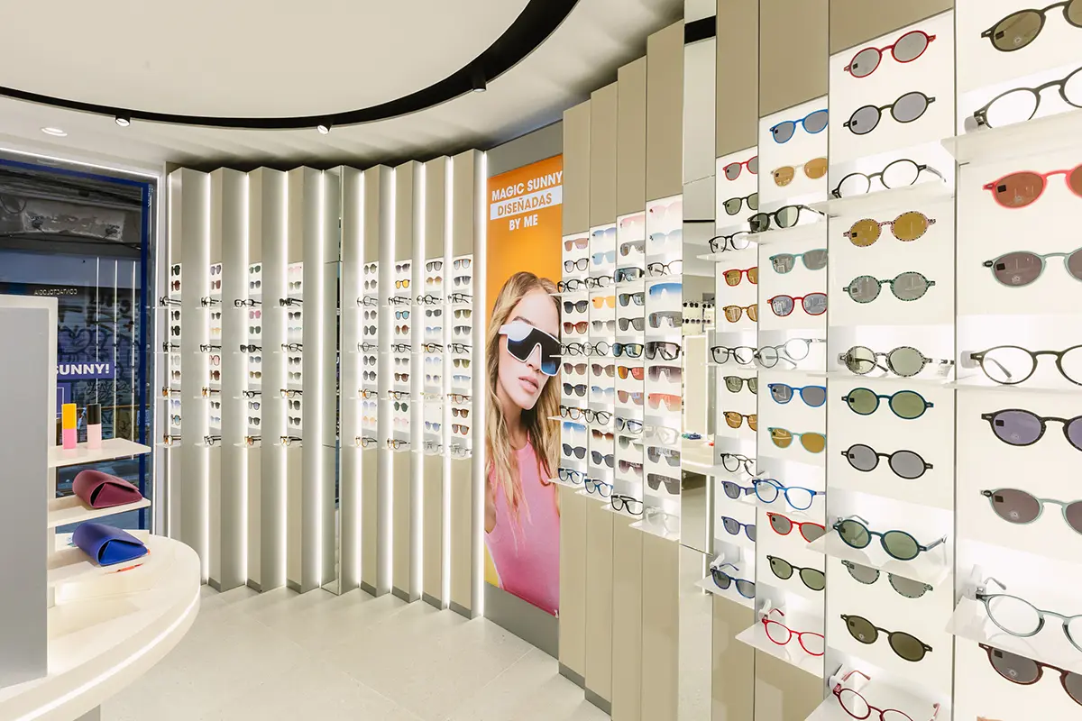 ALAIN AFFLELOU y la revolución de las gafas intercambiables 