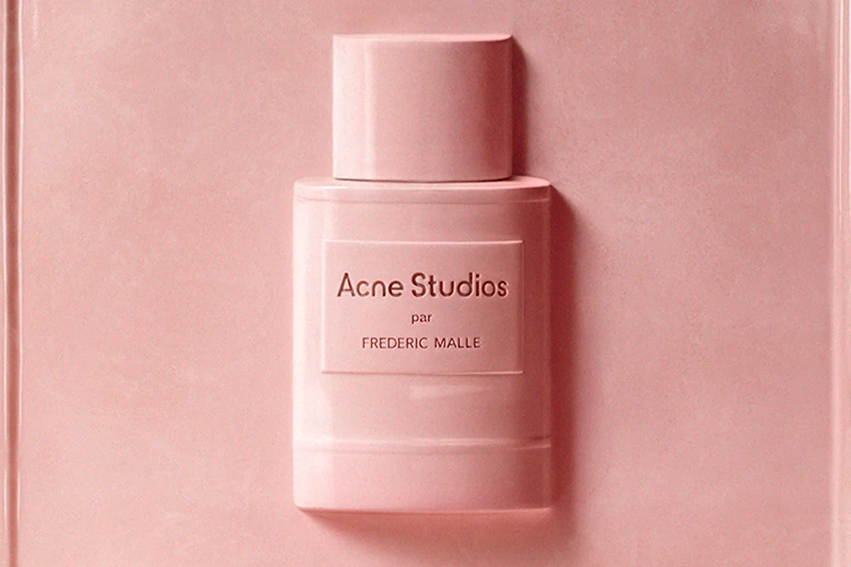 Acne Studios y Frédéric Malle transforman su icónica fragancia en una experiencia corporal