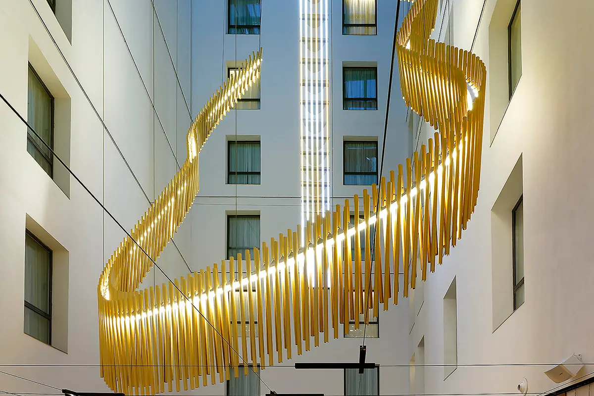 Hard Rock Hotel Madrid rinde homenaje al talento emergente de la escena musical madrileña con un ciclo de sesiones en vivo. 