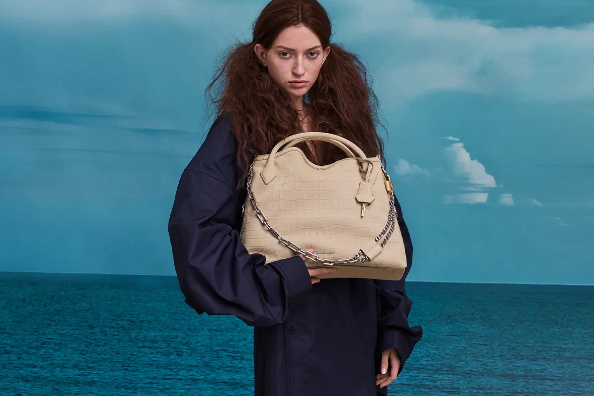 Bolso Delfina de Charles & Keith: El accesorio '24/7' que define la temporada