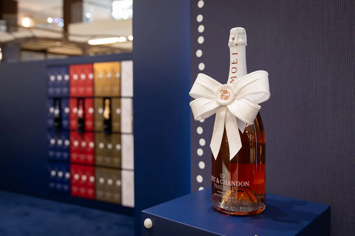 Moët & Chandon presenta una pop-up exclusiva en Galería Canalejas para celebrar su colaboración con el artista Pharrell Williams. 