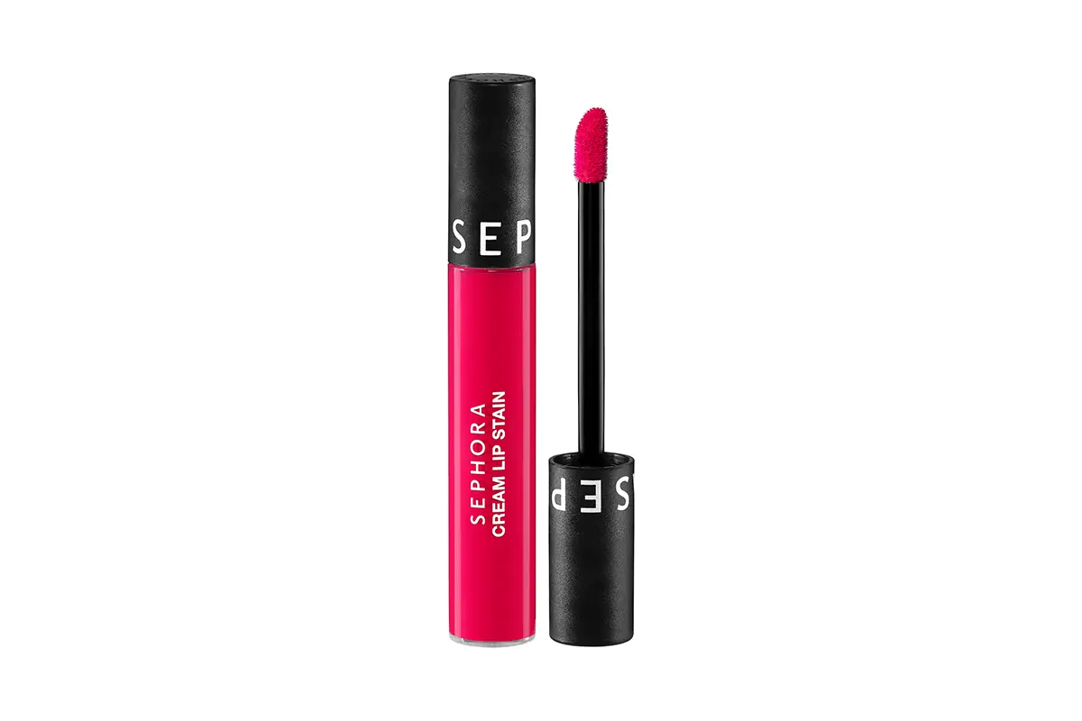 Sephora Collection ha reinventado su icónico labial Cream Lip Stain, un best seller que desde 2011 ha conquistado a sus seguidores con 40 tonos de alta fijación y acabado mate.  