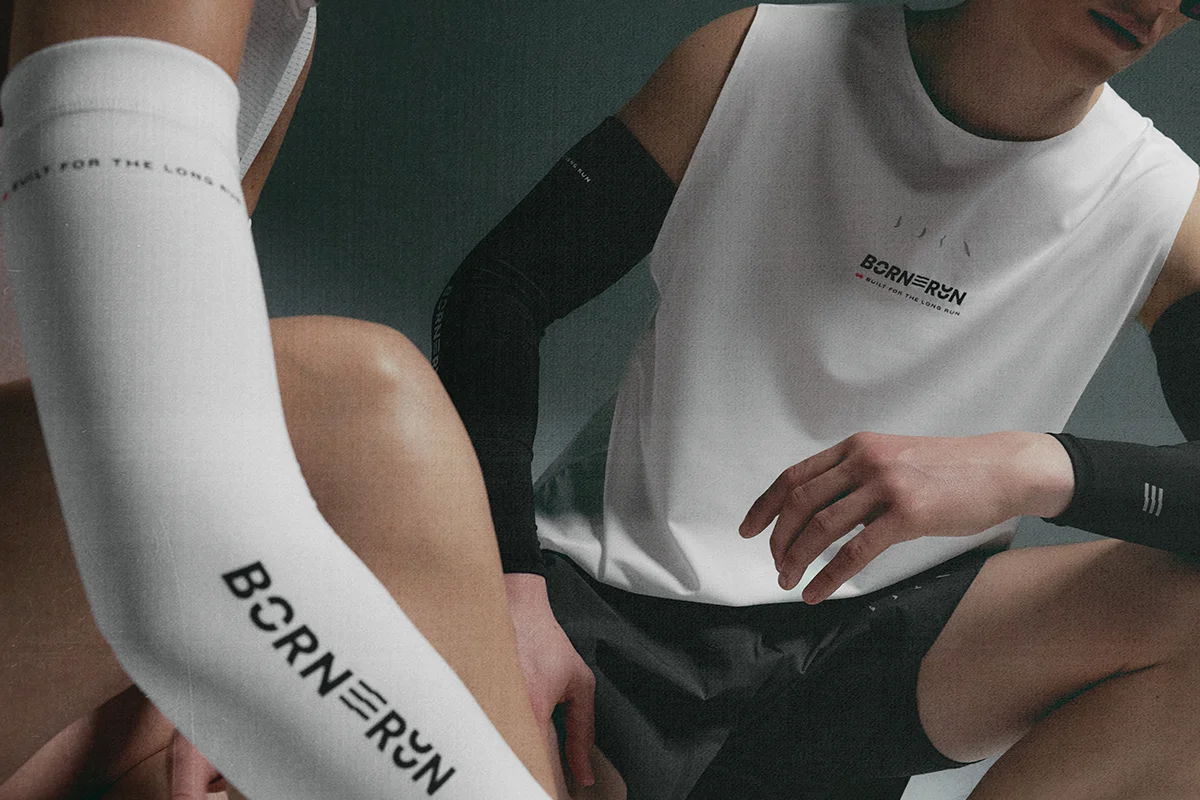 Born   El running ya no es solo un deporte, sino que se ha convertido en un auténtico fenómeno social y en todo un movimiento que no deja de crecer. Por ello, Born da un paso más ampliando su universo deportivo e incorporando una nueva cápsula de running, diseñada tanto para hombre como para mujer, que combina rendimiento, comodidad y estilo.   