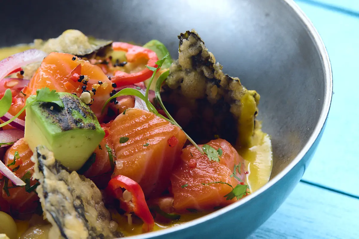 Bajo la dirección del chef Rodrigo Ferrer de Lima, el restaurante La Mar aterrizaba en Madrid como mejor exponente de la reconocida propuesta gastronómica de inspiración peruana. 