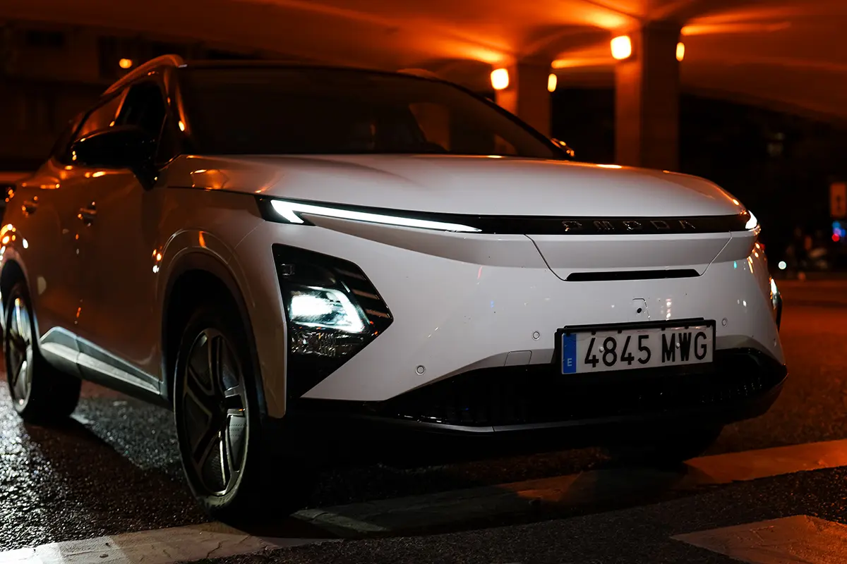 La carrera más futurista de Madrid. 4.500 corredores iluminados en una noche especial 