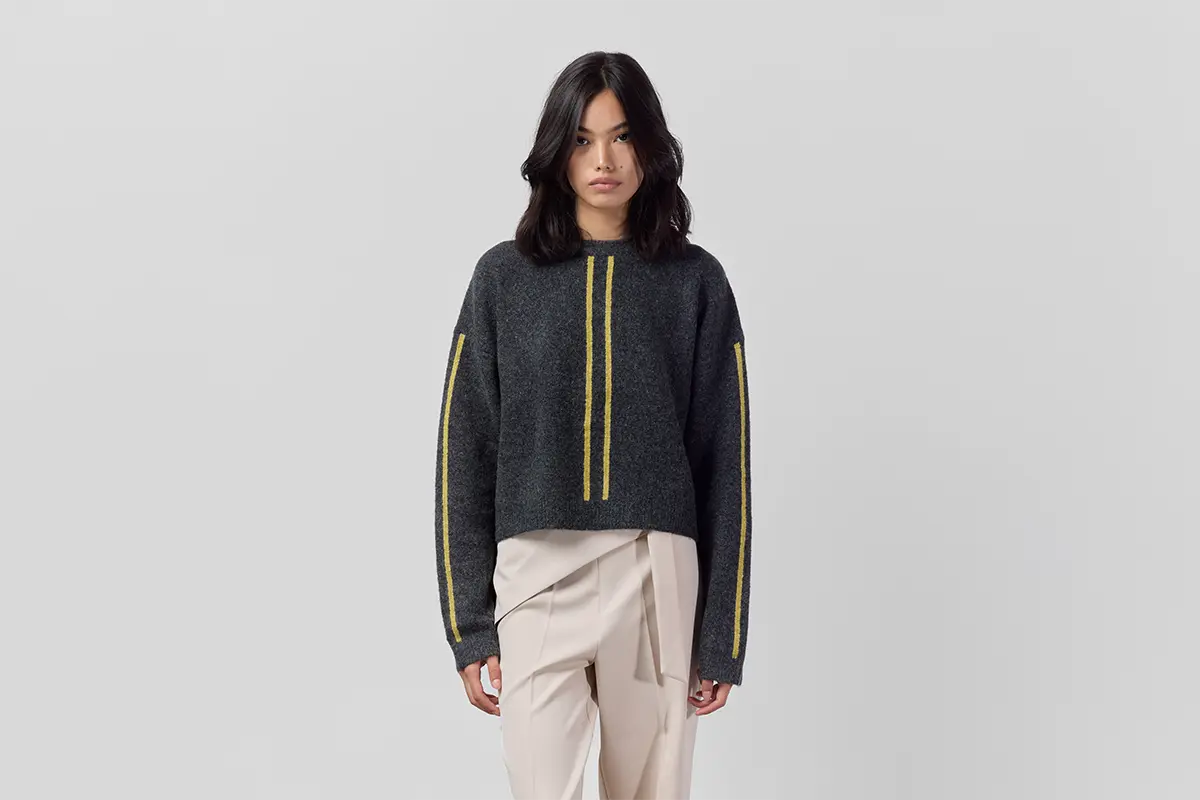 MIM sorprende con su primera línea de ropa: 46 prendas para el día y la noche