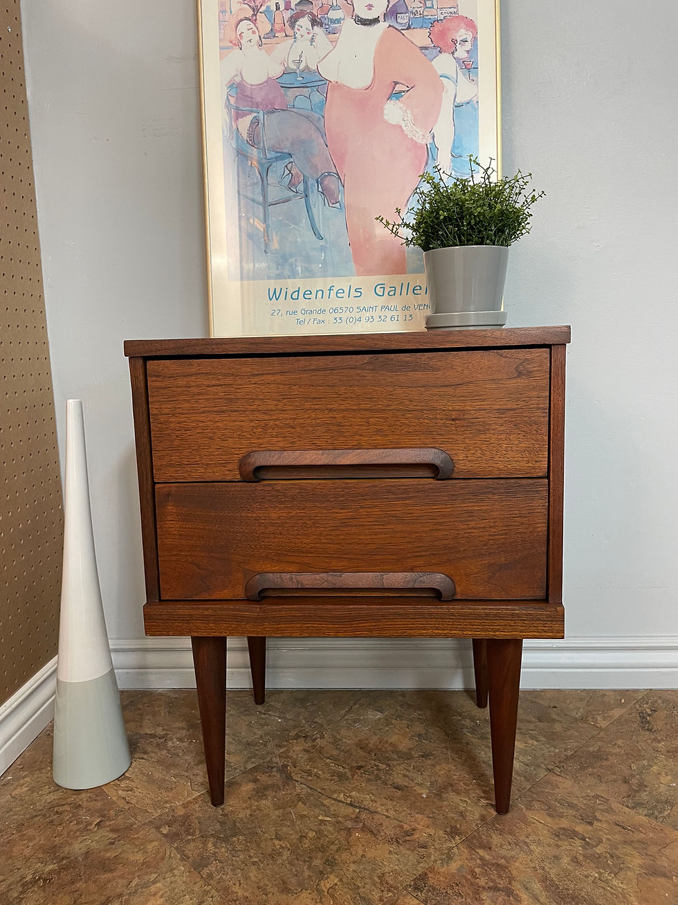 144. Nightstand by Viscol - Table de chevet par Viscol