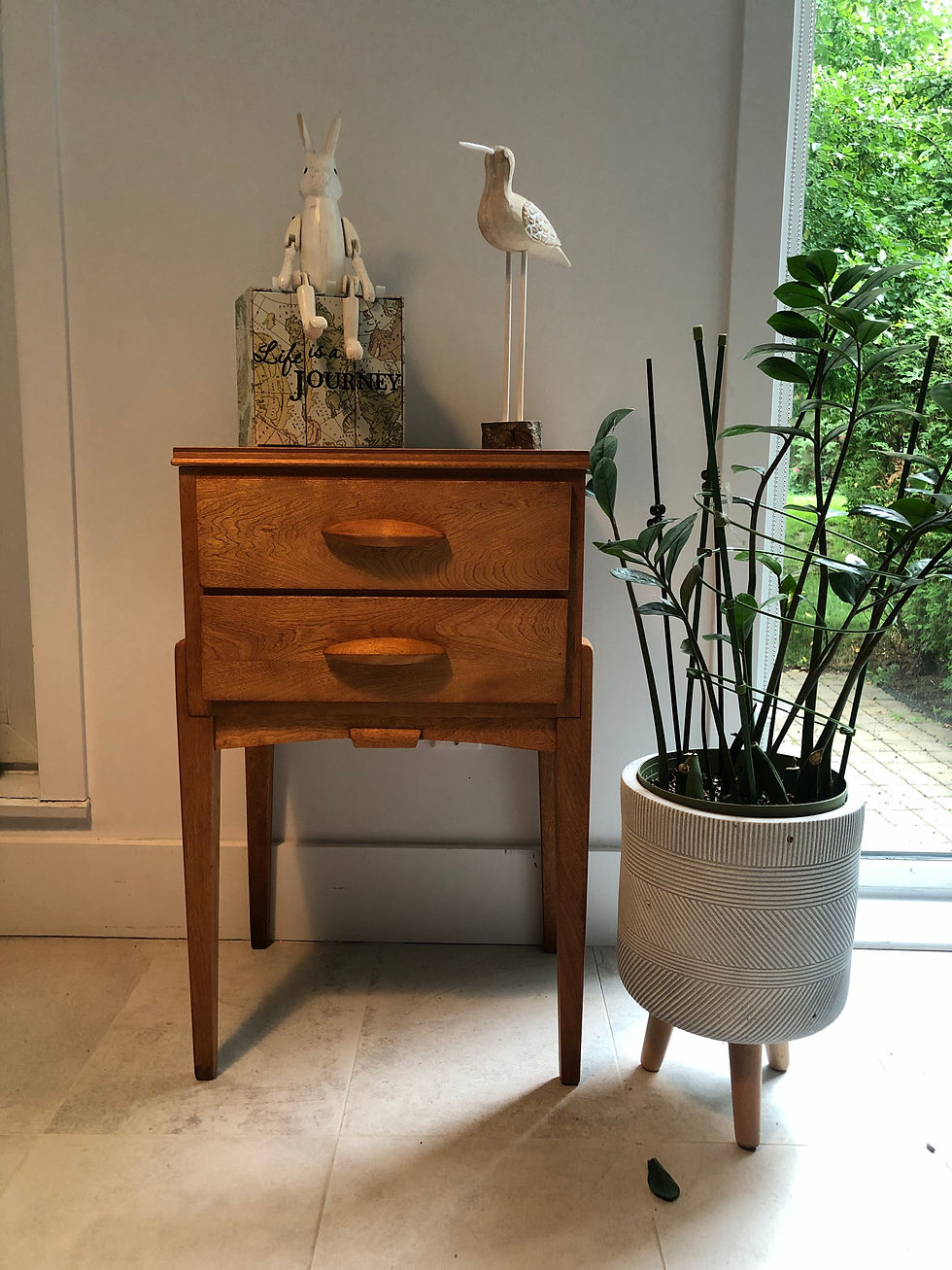 021. Nightstand in solid wood - Table de chevet en bois massif