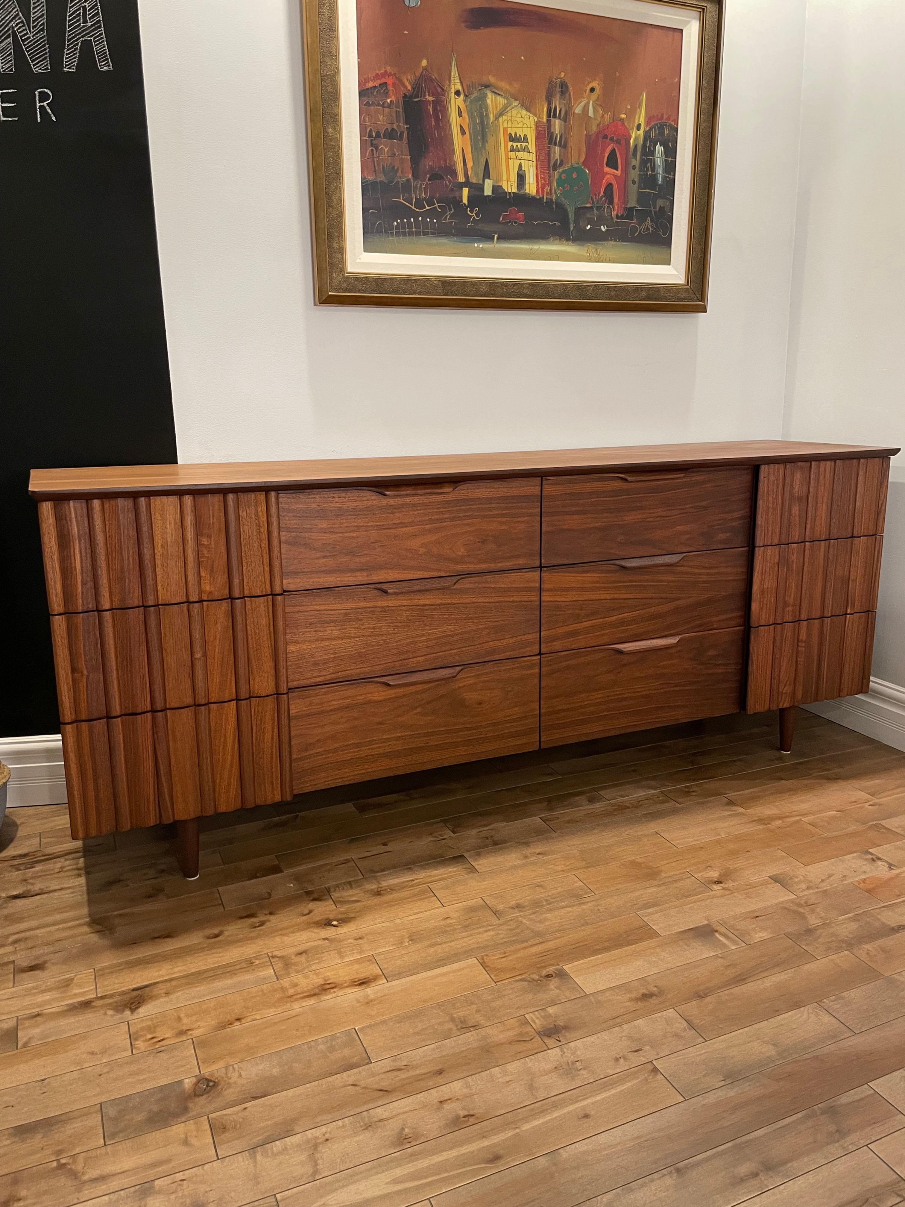 107. Twelve drawers dresser - Commode douze tiroirs