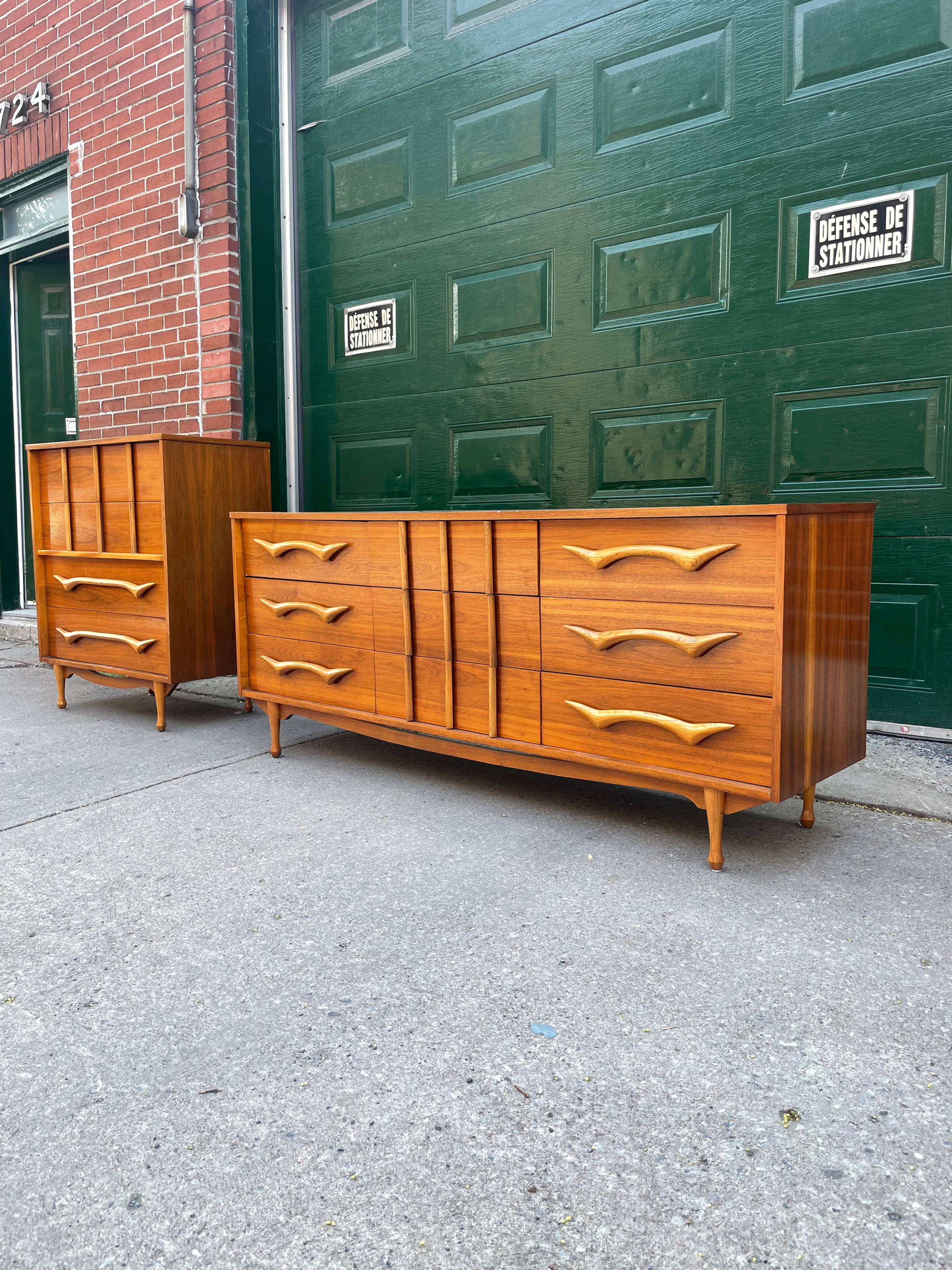 141. Bedroom set - Ensemble de meubles de chambre