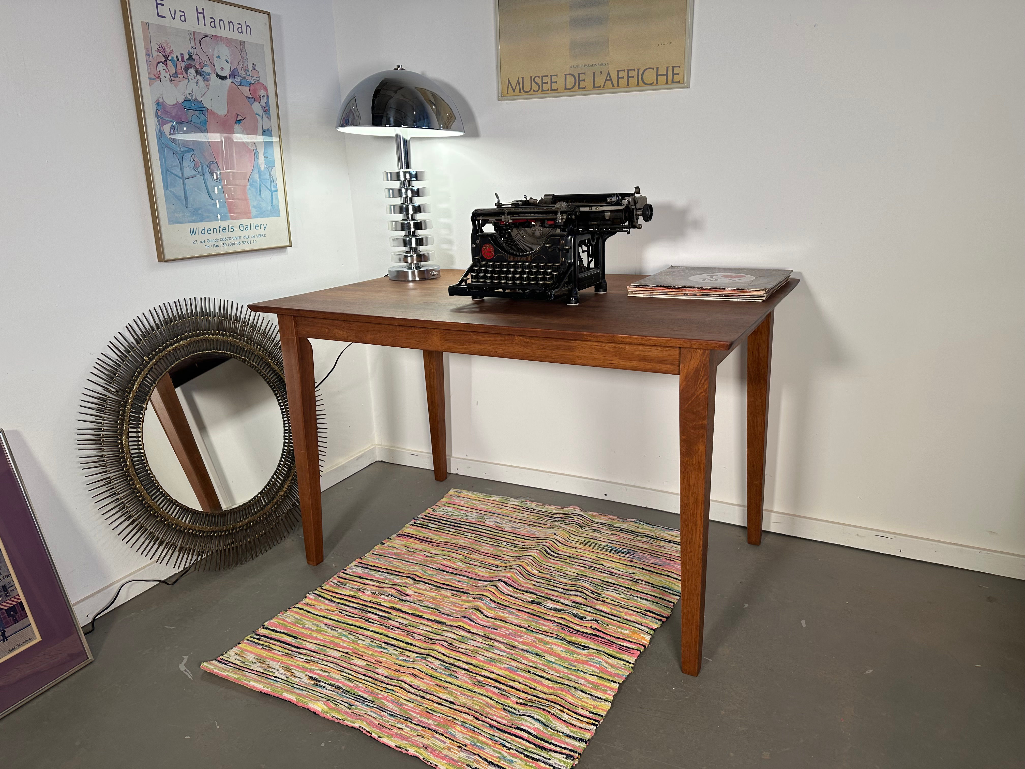 F-0202. Dining table - table à manger