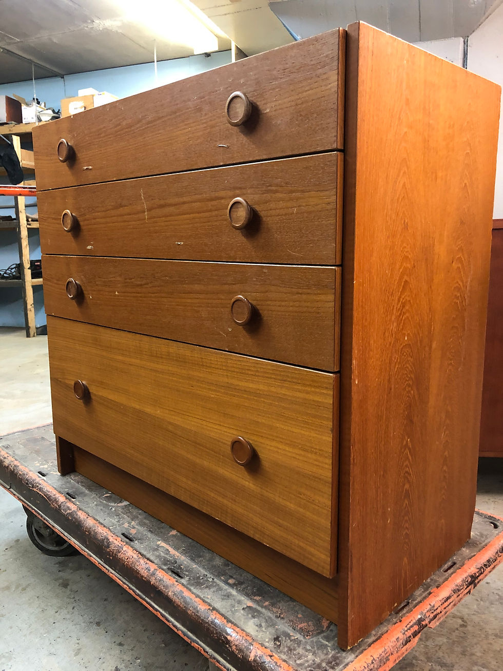 070. Dansih dresser by Domino - Commode danoise par Domino