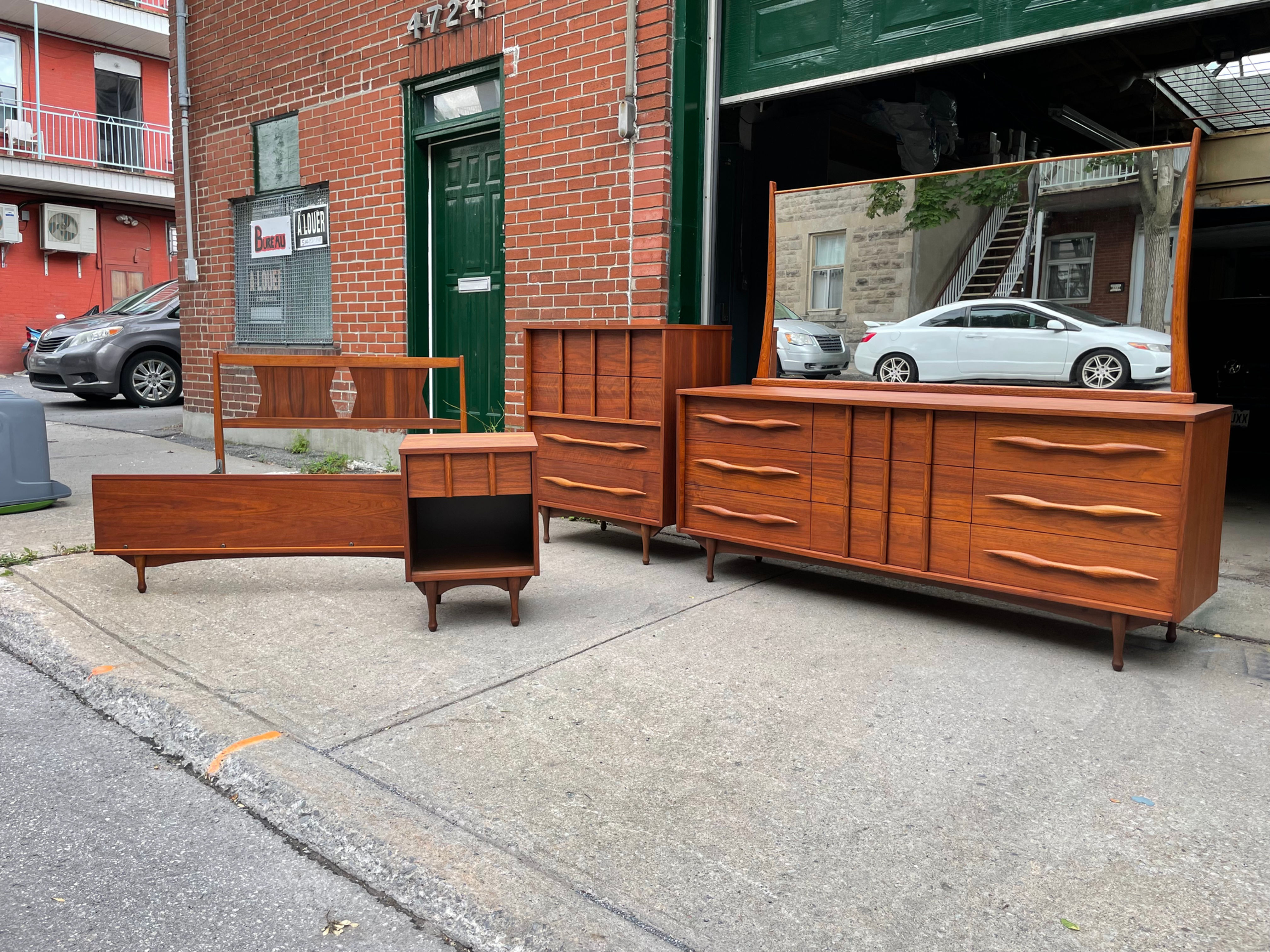 140. Bedroom set - Ensemble de meubles de chambre