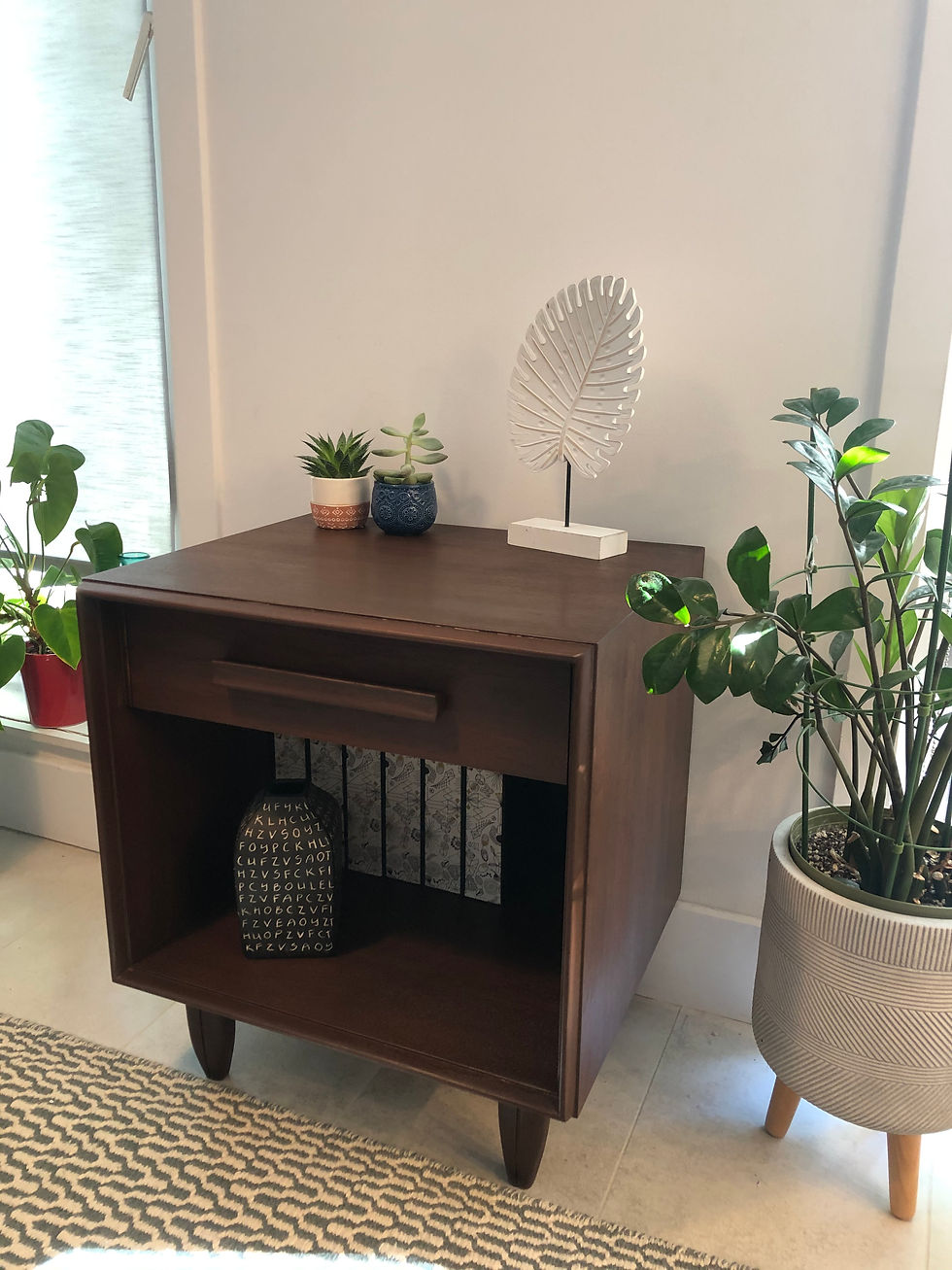 033. Nightstand table from Widdicomb - Table de chevet
