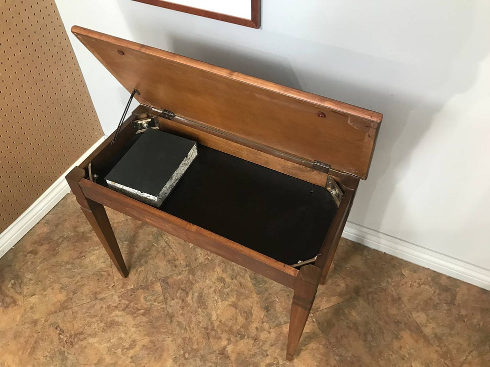 162 . Side table - Table d'appoint