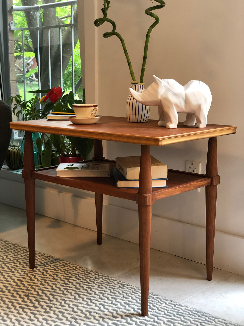 024. Coffee table by Haddon Hall - table basse