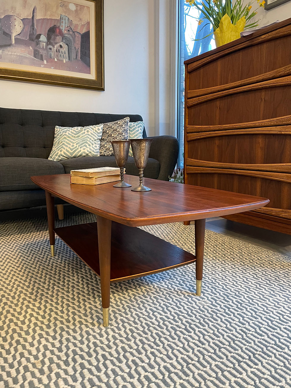 137. Wooden coffee table -Table basse en bois