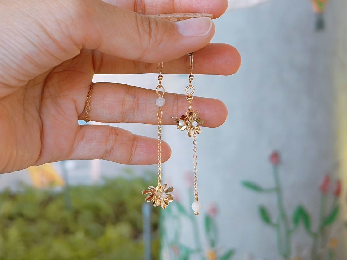 耳環 | 不對稱小花花