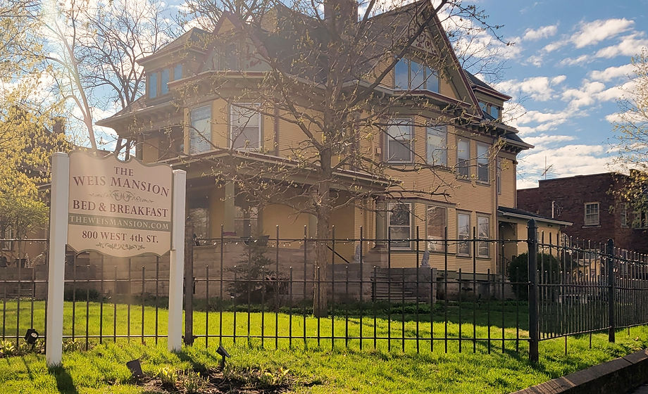 Exterior view of The Weis Mansion Bed and Breakfast