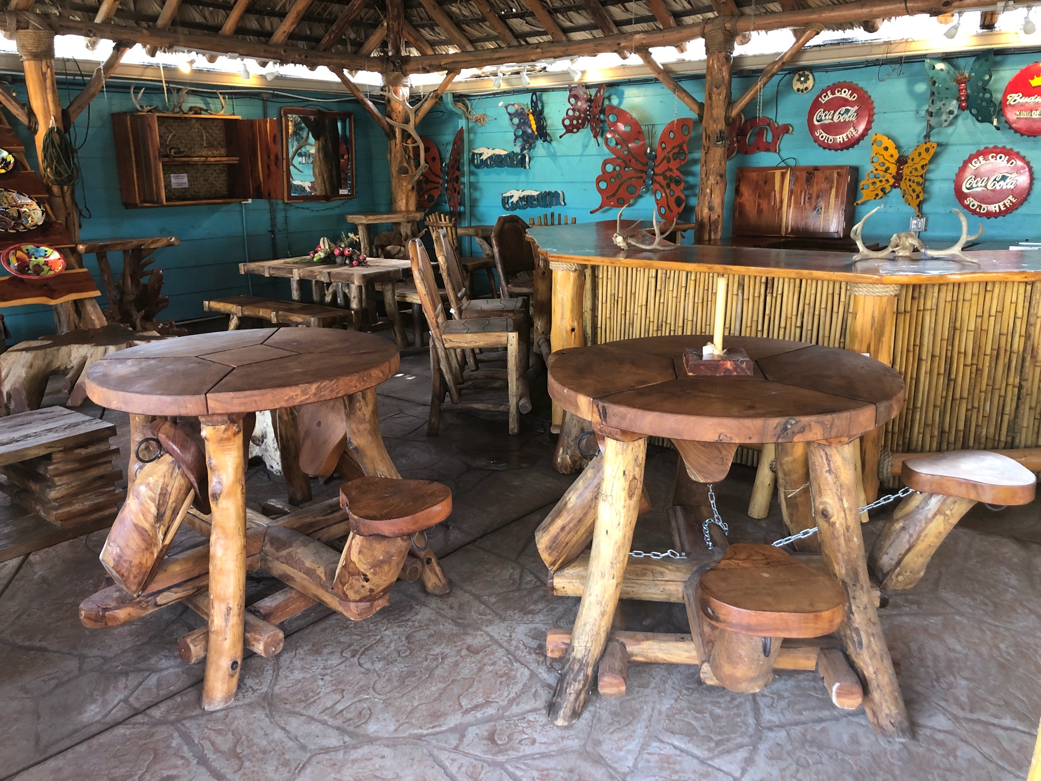 outdoor showroom furniture